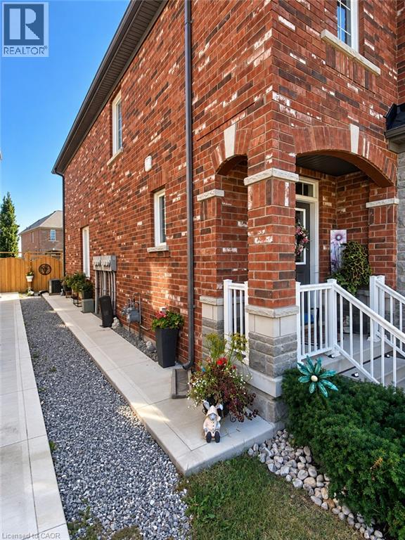 745 Farmstead Drive Unit# 55, Milton, Ontario  L9T 8B2 - Photo 4 - 40865156