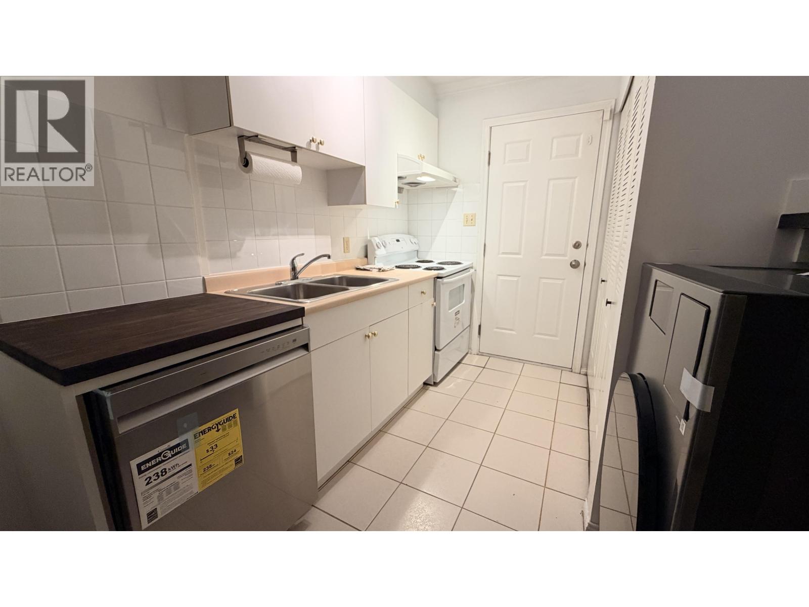 Back Unit 8607 Selkirk Street, Vancouver, British Columbia  V6P 4J2 - Photo 10 - R3146847