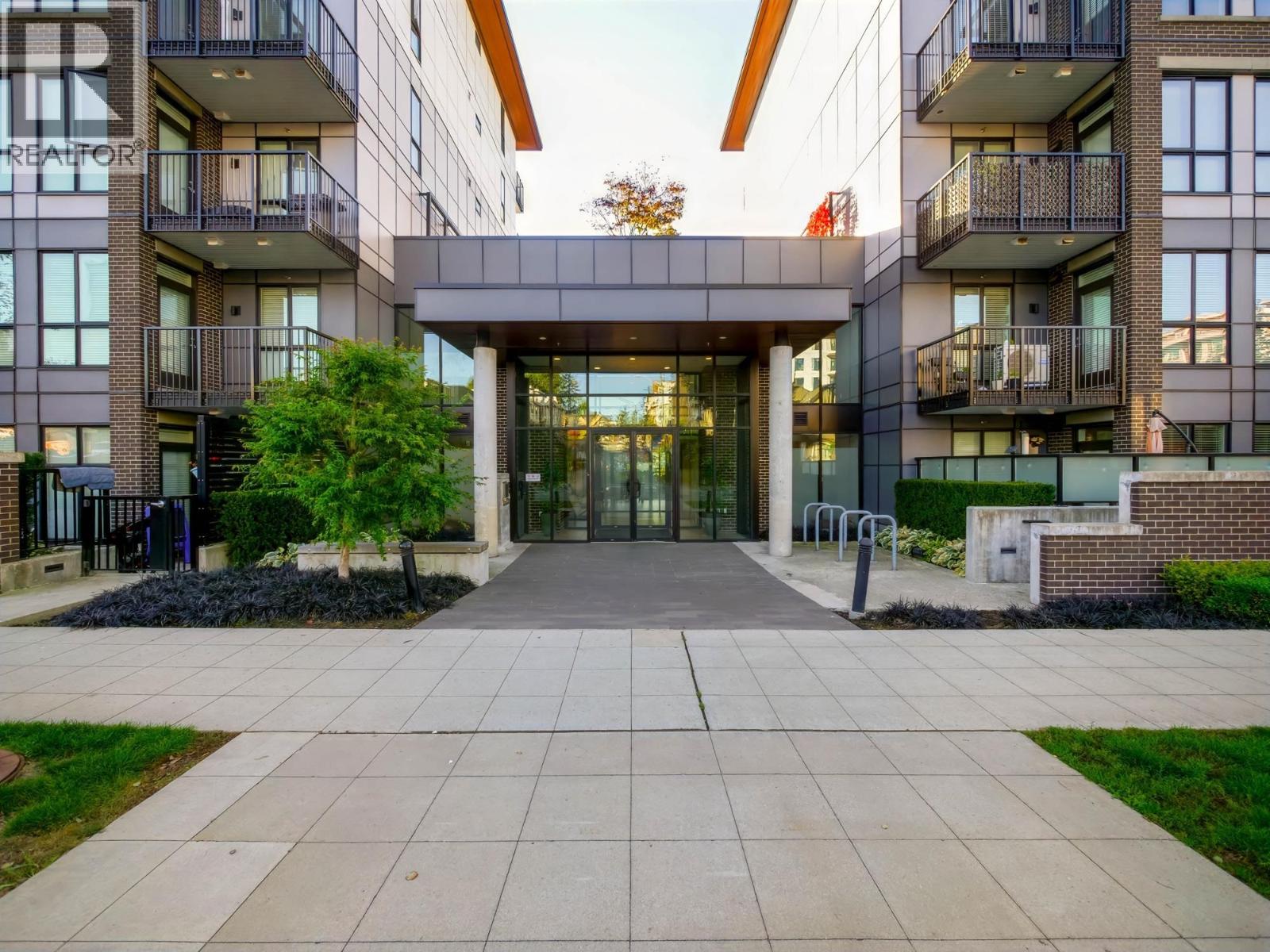 406 750 Dogwood Street, Coquitlam, British Columbia  V3J 4B7 - Photo 2 - R3175555