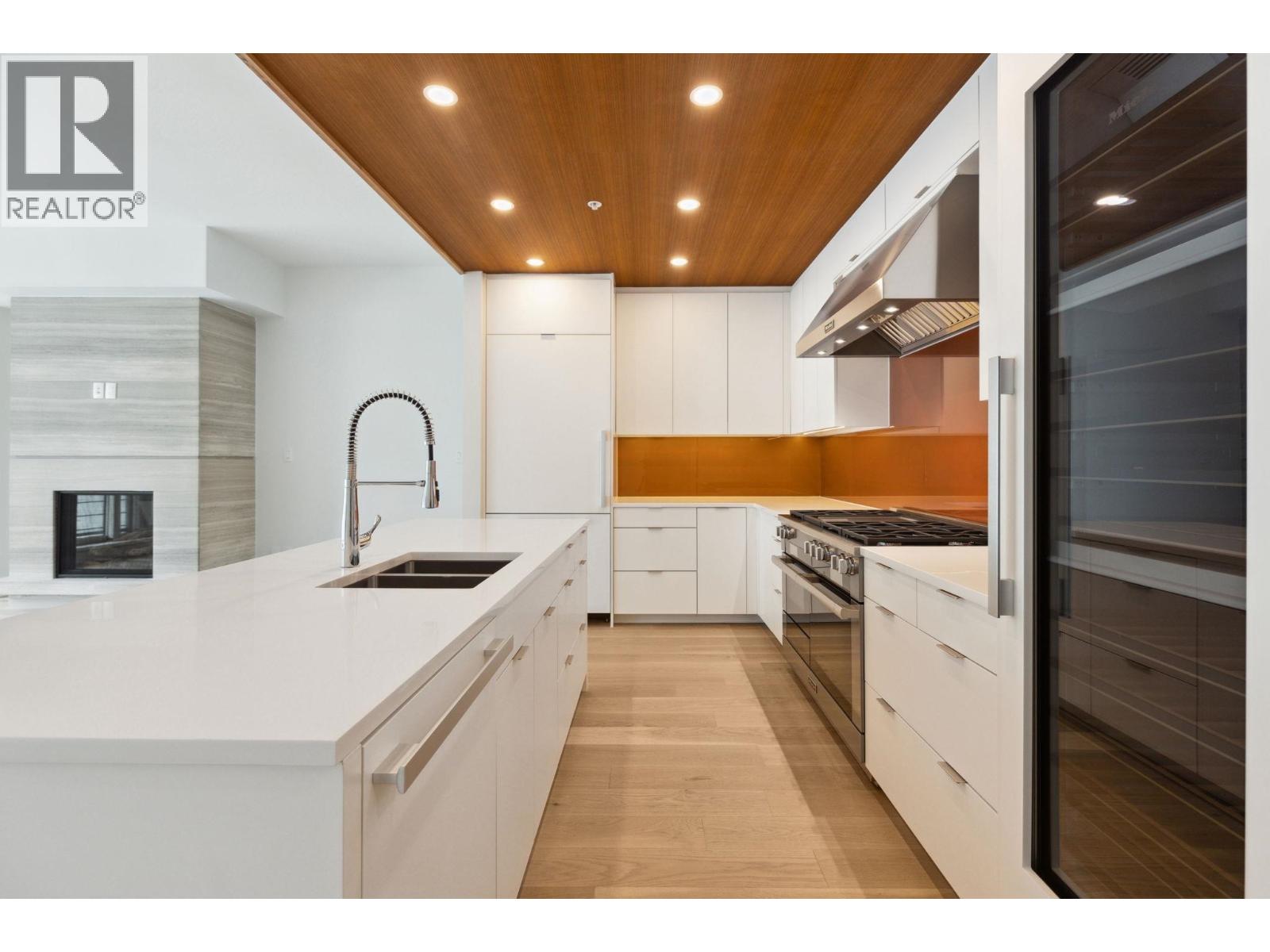 303 6707 Nelson Avenue, West Vancouver, British Columbia  V7W 0A4 - Photo 5 - R3175561