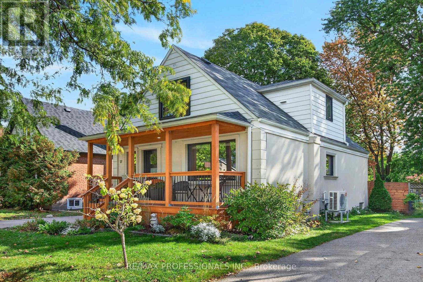 17 HOLLYDENE ROAD, toronto (clairlea-birchmount), Ontario