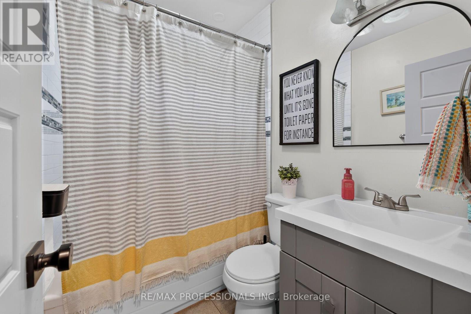 17 Hollydene Road, Toronto (Clairlea-Birchmount), Ontario  M1L 2A4 - Photo 16 - E14034490