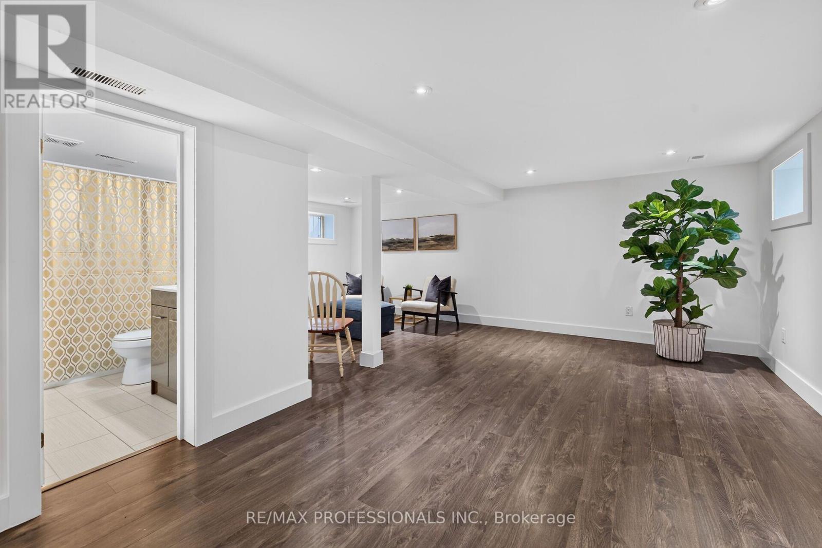 17 Hollydene Road, Toronto (Clairlea-Birchmount), Ontario  M1L 2A4 - Photo 33 - E14034490