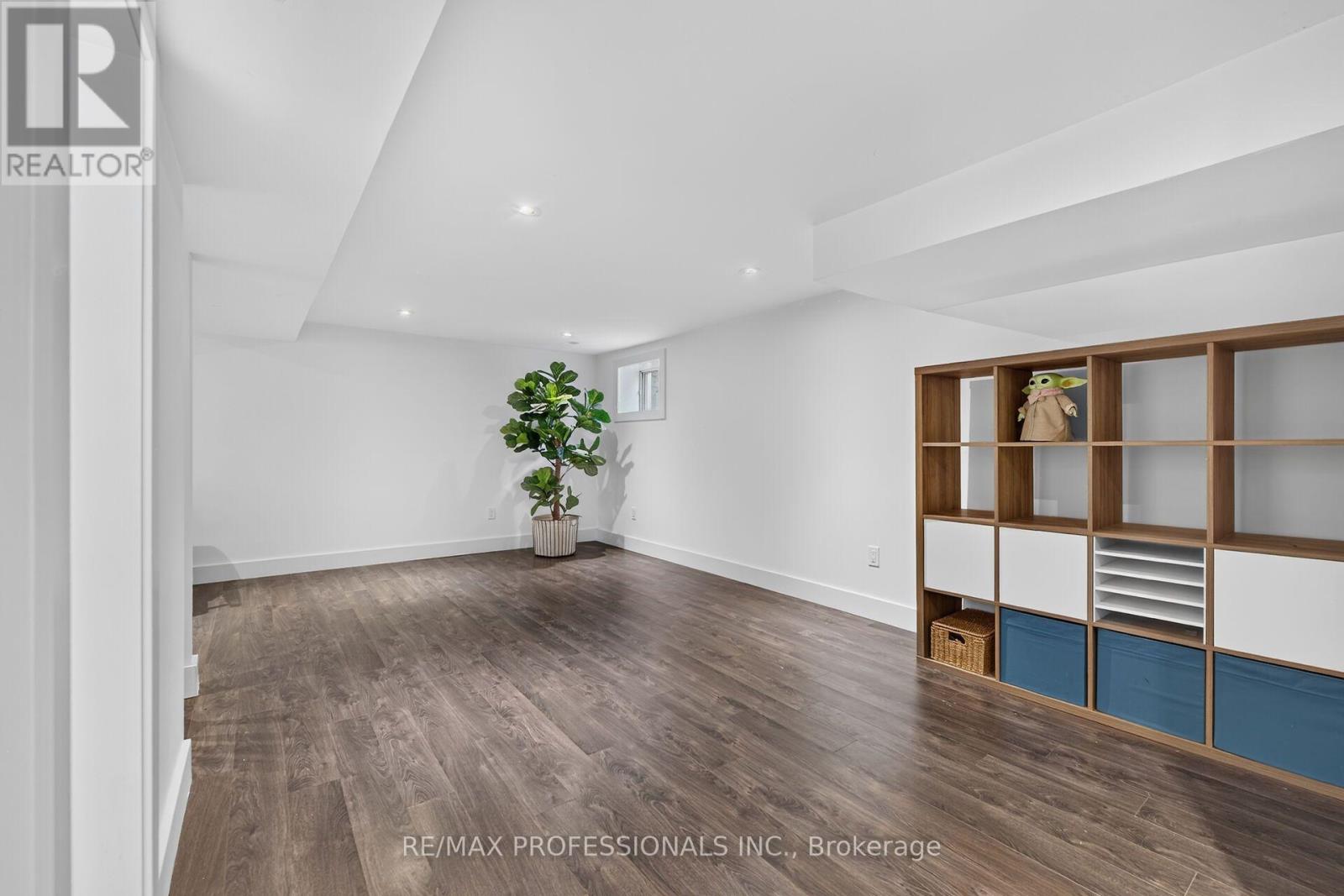 17 Hollydene Road, Toronto (Clairlea-Birchmount), Ontario  M1L 2A4 - Photo 36 - E14034490