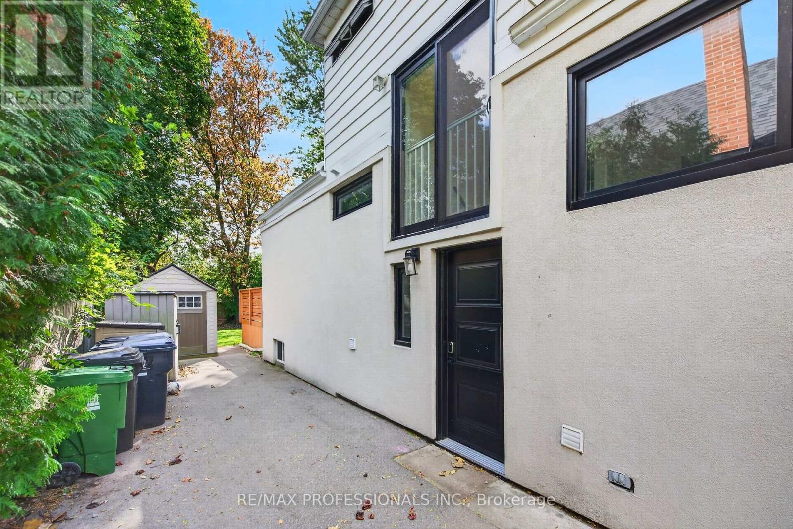 17 Hollydene Road, Toronto (Clairlea-Birchmount), Ontario  M1L 2A4 - Photo 38 - E14034490