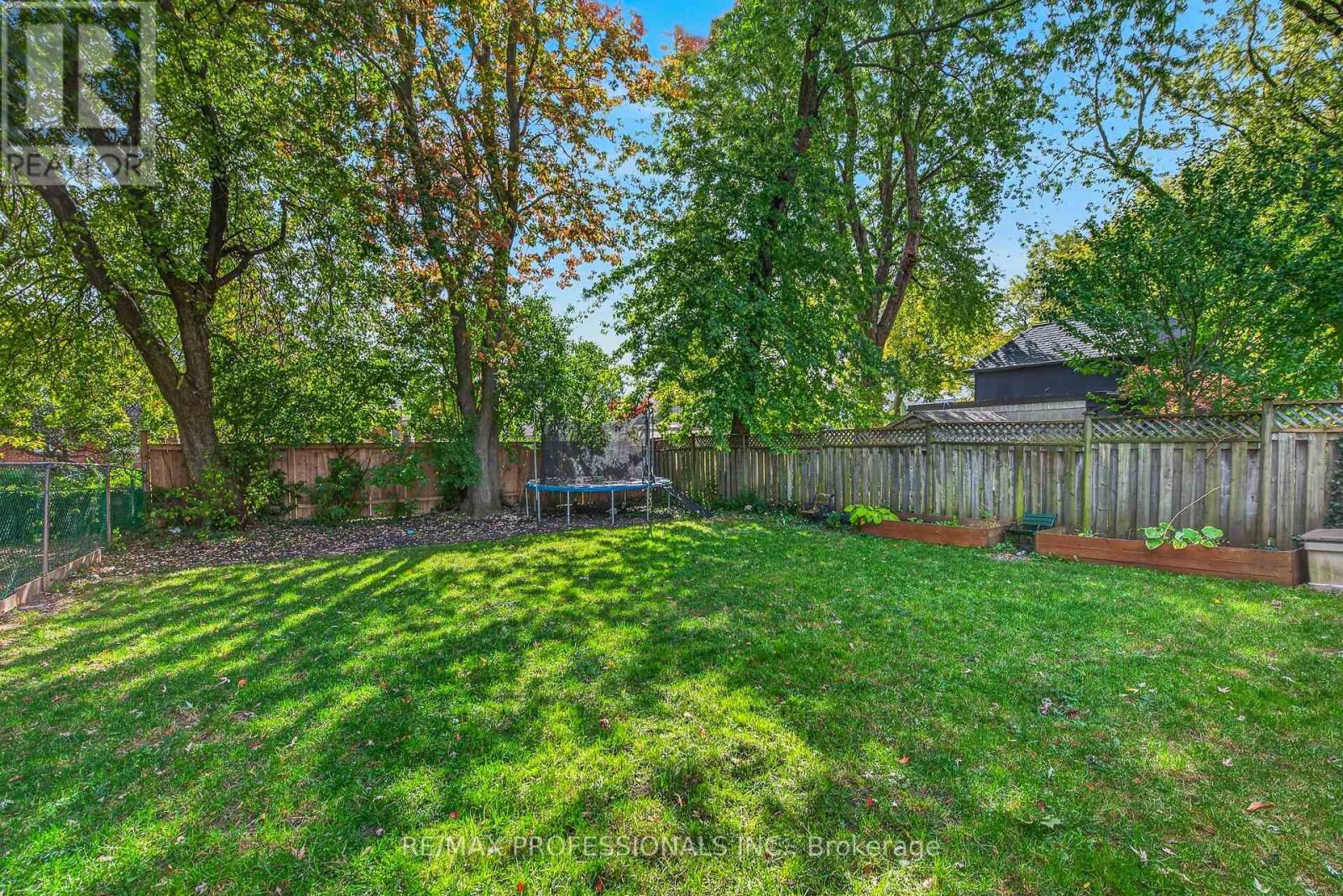 17 Hollydene Road, Toronto (Clairlea-Birchmount), Ontario  M1L 2A4 - Photo 39 - E14034490