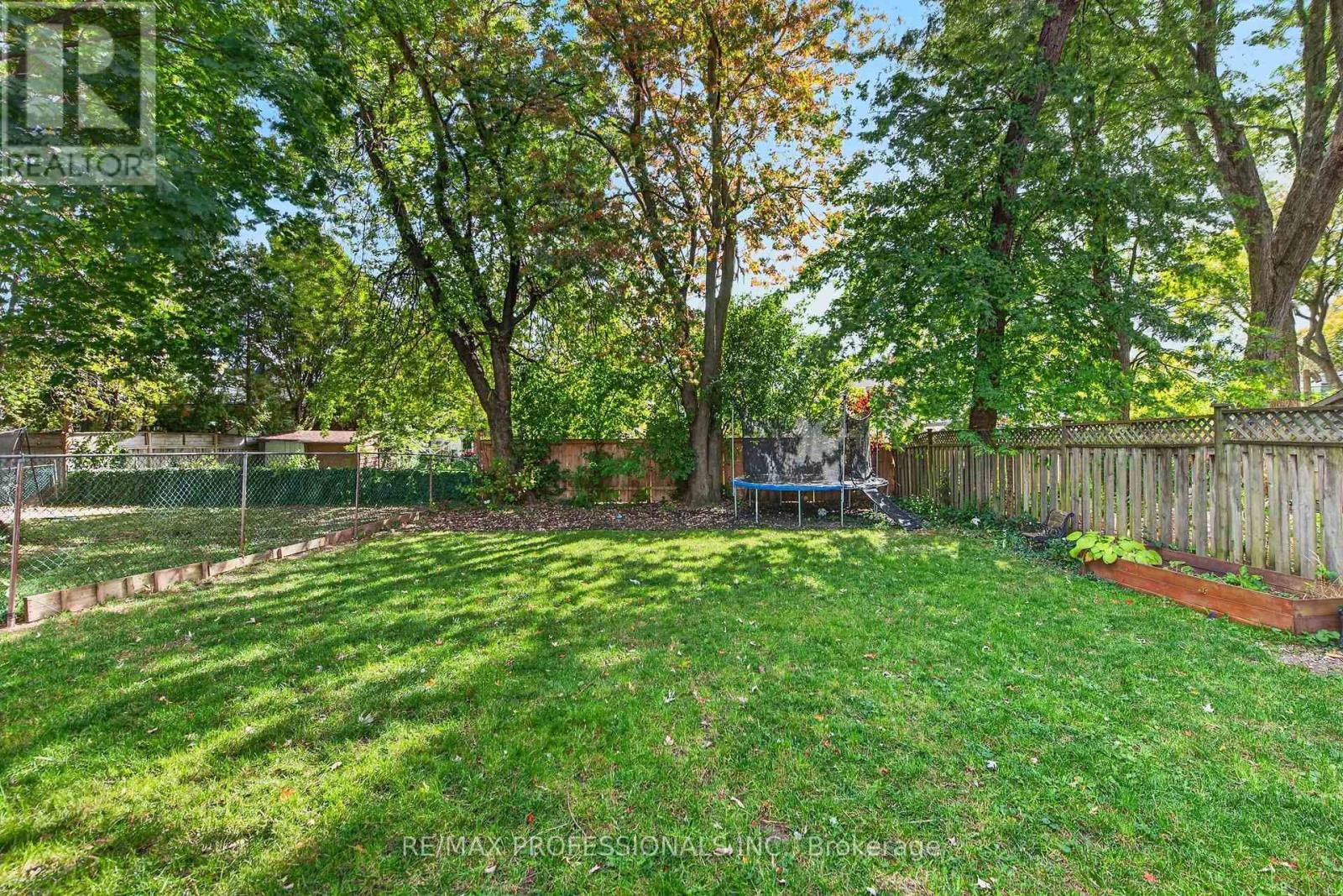 17 Hollydene Road, Toronto (Clairlea-Birchmount), Ontario  M1L 2A4 - Photo 40 - E14034490