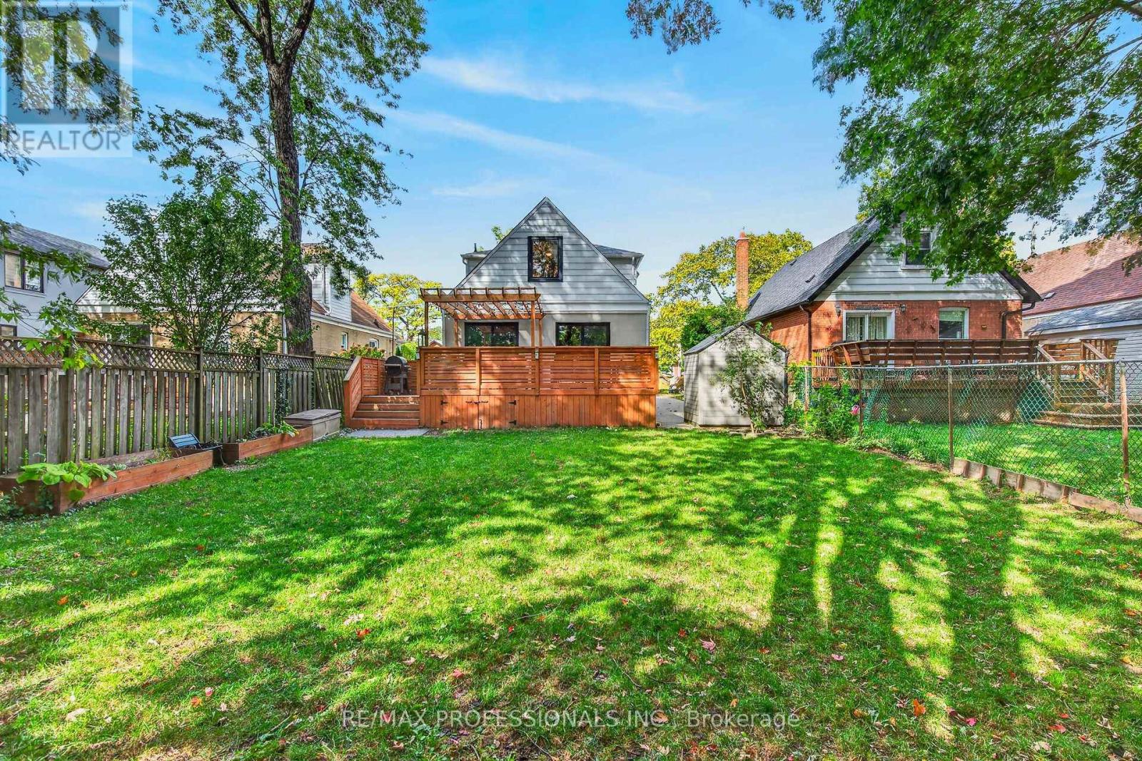 17 Hollydene Road, Toronto (Clairlea-Birchmount), Ontario  M1L 2A4 - Photo 41 - E14034490