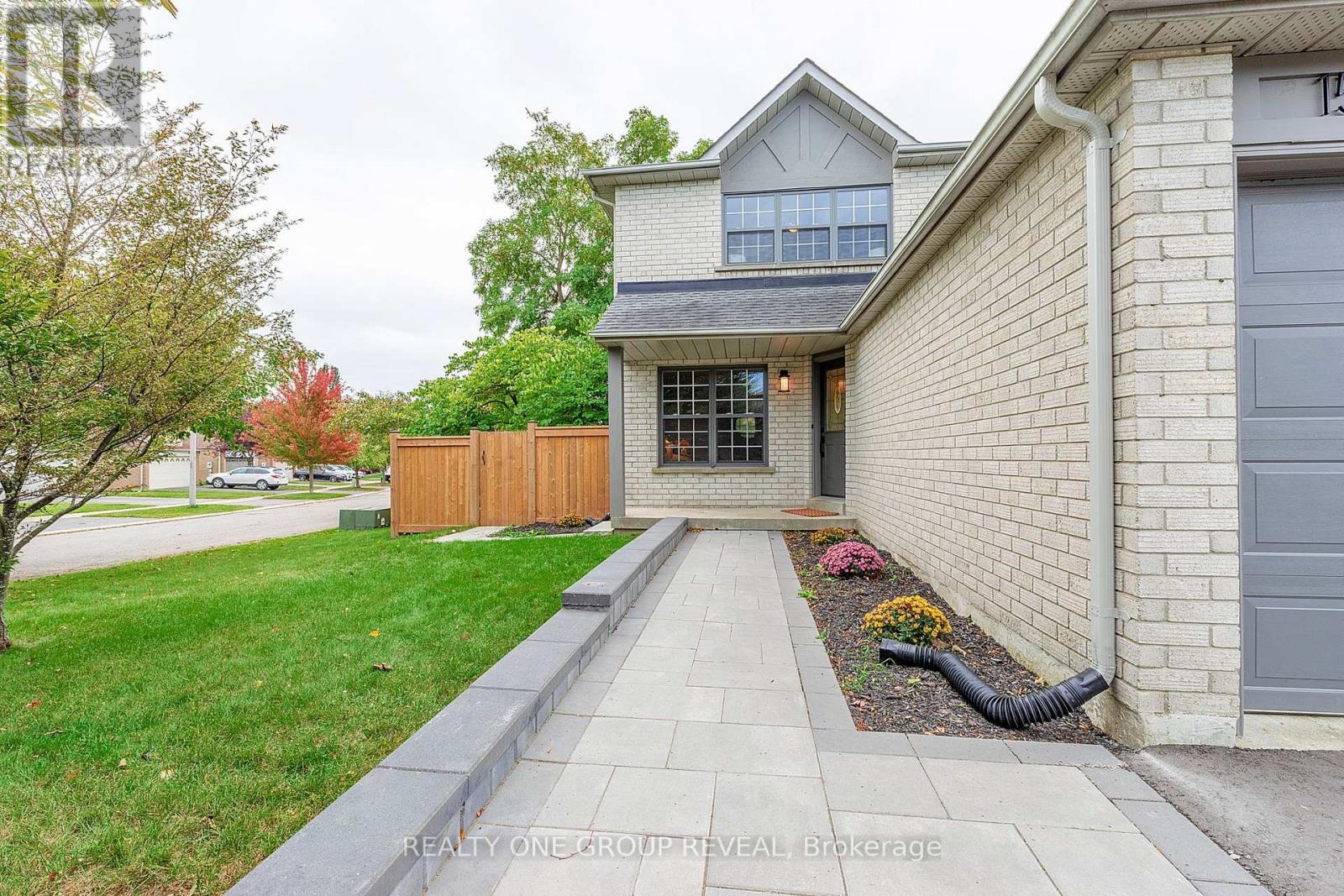 1520 Sturgeon Street, Pickering, Ontario  L1V 5P7 - Photo 3 - E14034530