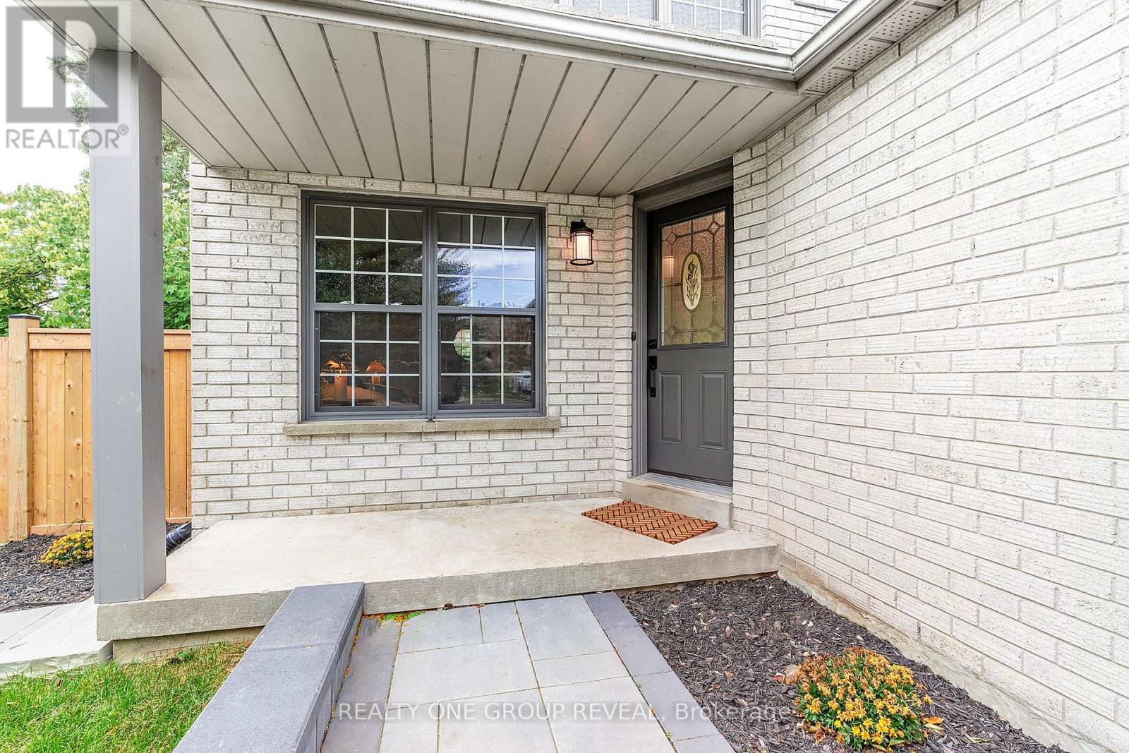 1520 Sturgeon Street, Pickering, Ontario  L1V 5P7 - Photo 4 - E14034530