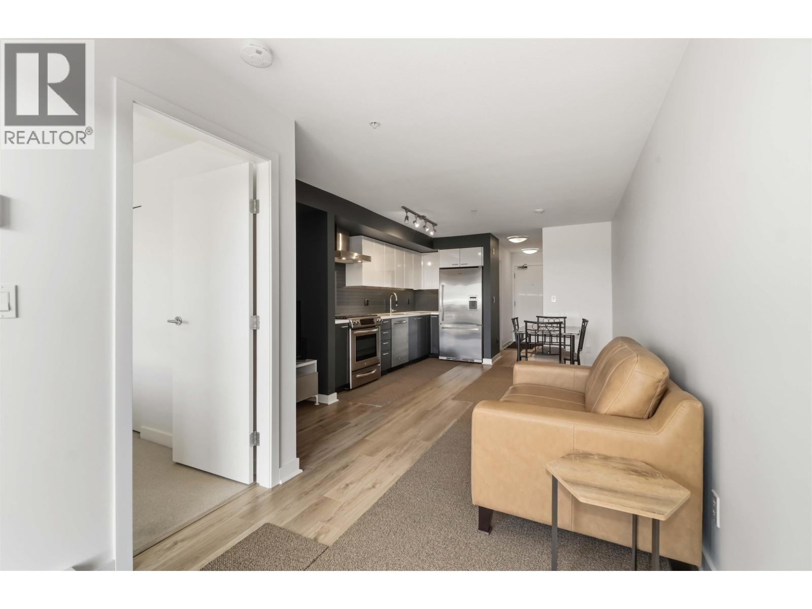 305 2888 E 2nd Avenue, Vancouver, British Columbia  V5M 0B9 - Photo 3 - R3175045