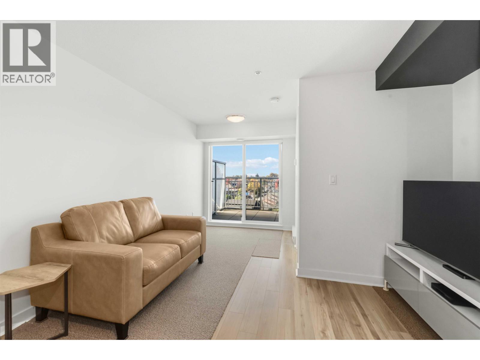 305 2888 E 2nd Avenue, Vancouver, British Columbia  V5M 0B9 - Photo 2 - R3175045