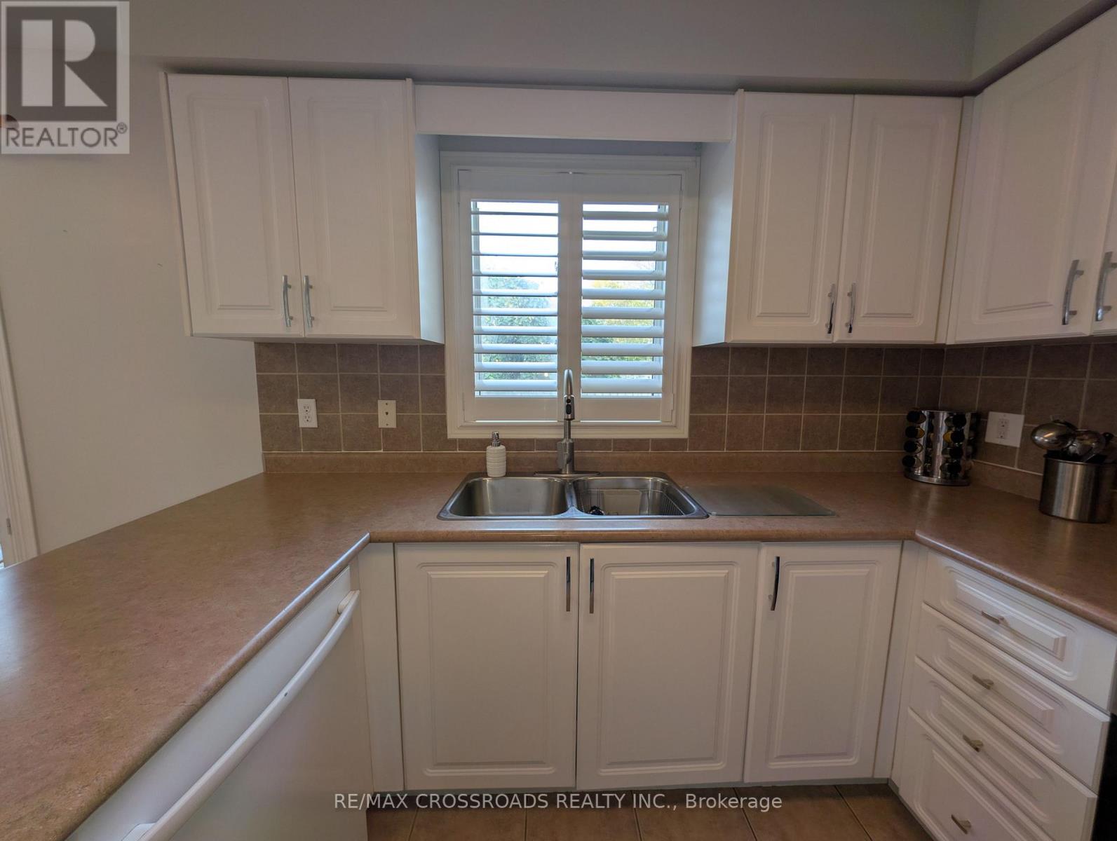 94 Violet Street, Barrie (Holly), Ontario  L4N 9M8 - Photo 15 - S14034518