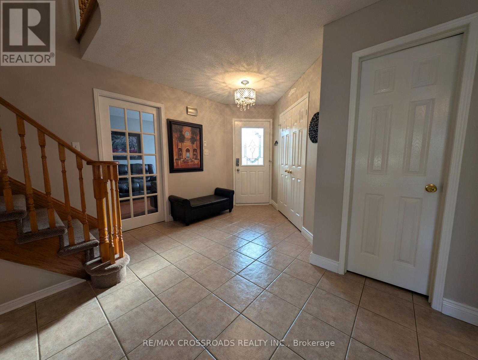 94 Violet Street, Barrie (Holly), Ontario  L4N 9M8 - Photo 3 - S14034518