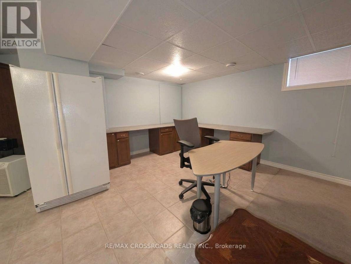 94 Violet Street, Barrie (Holly), Ontario  L4N 9M8 - Photo 32 - S14034518