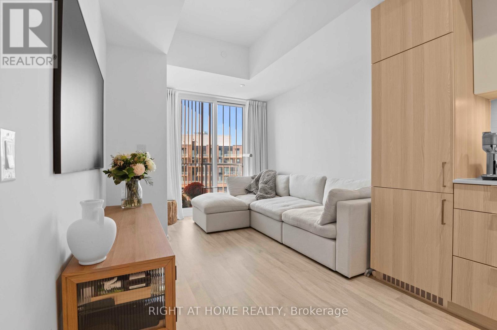 220 Missinnihe Way, Mississauga (Port Credit), Ontario  L5H 0A9 - Photo 4 - W14034524