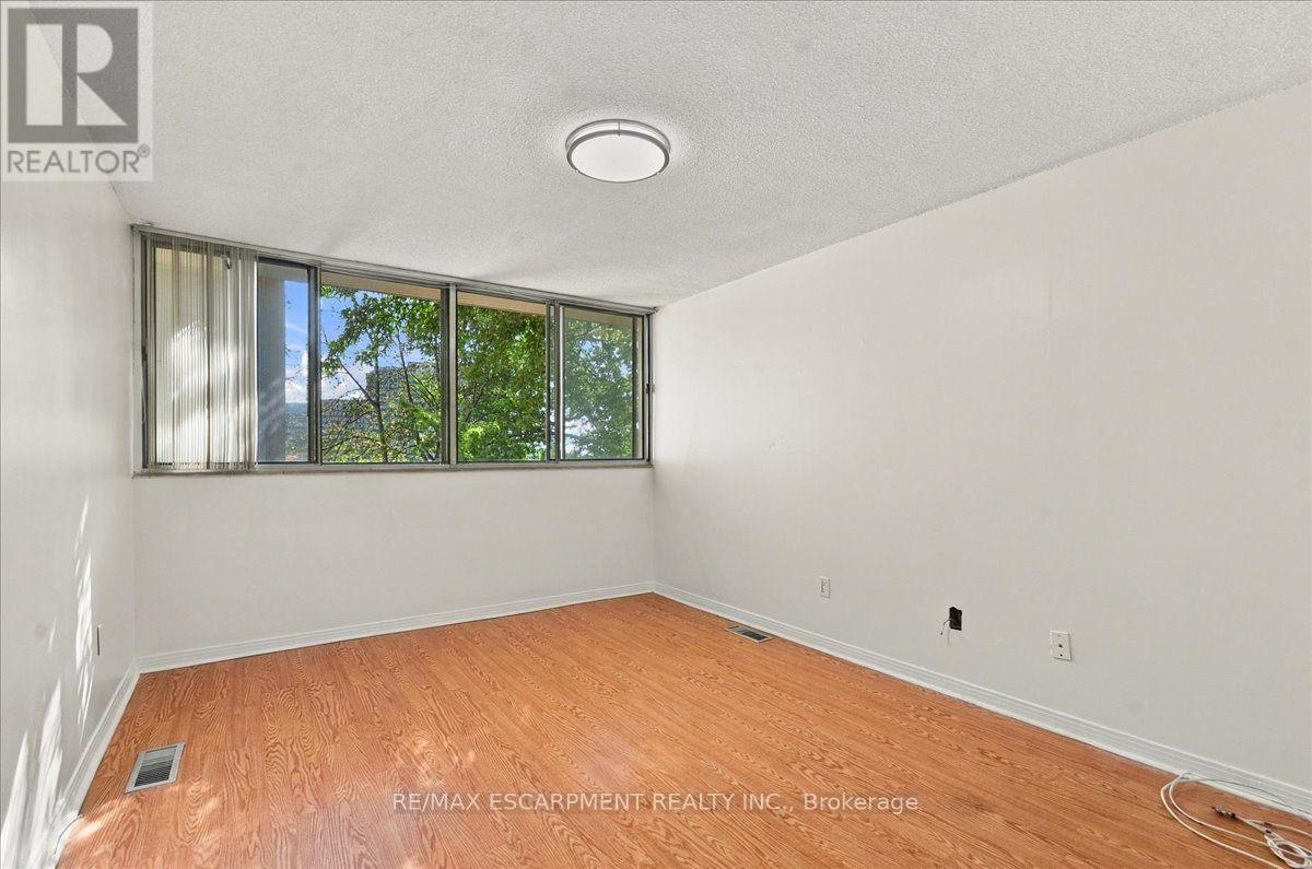 322 - 1300 Marlborough Court, Oakville (Fa Falgarwood), Ontario  L6H 2S2 - Photo 23 - W14034532