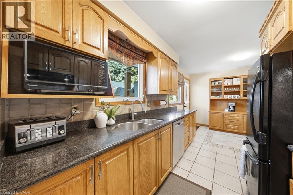 16 Redwood Court, Stoney Creek, Ontario  L8G 2Y4 - Photo 5 - 40871389