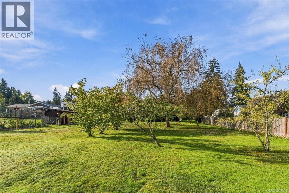 944 POPLAR Way