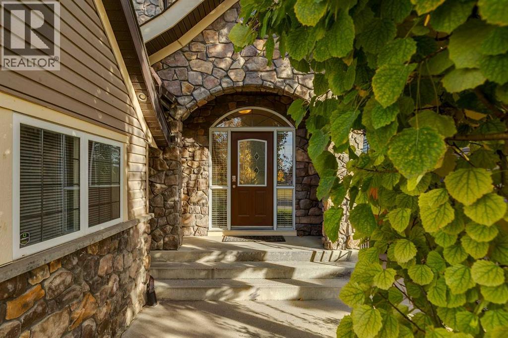 270 Cougar Ridge Drive SW, Calgary, Alberta  T3H 5S6 - Photo 4 - A2350846