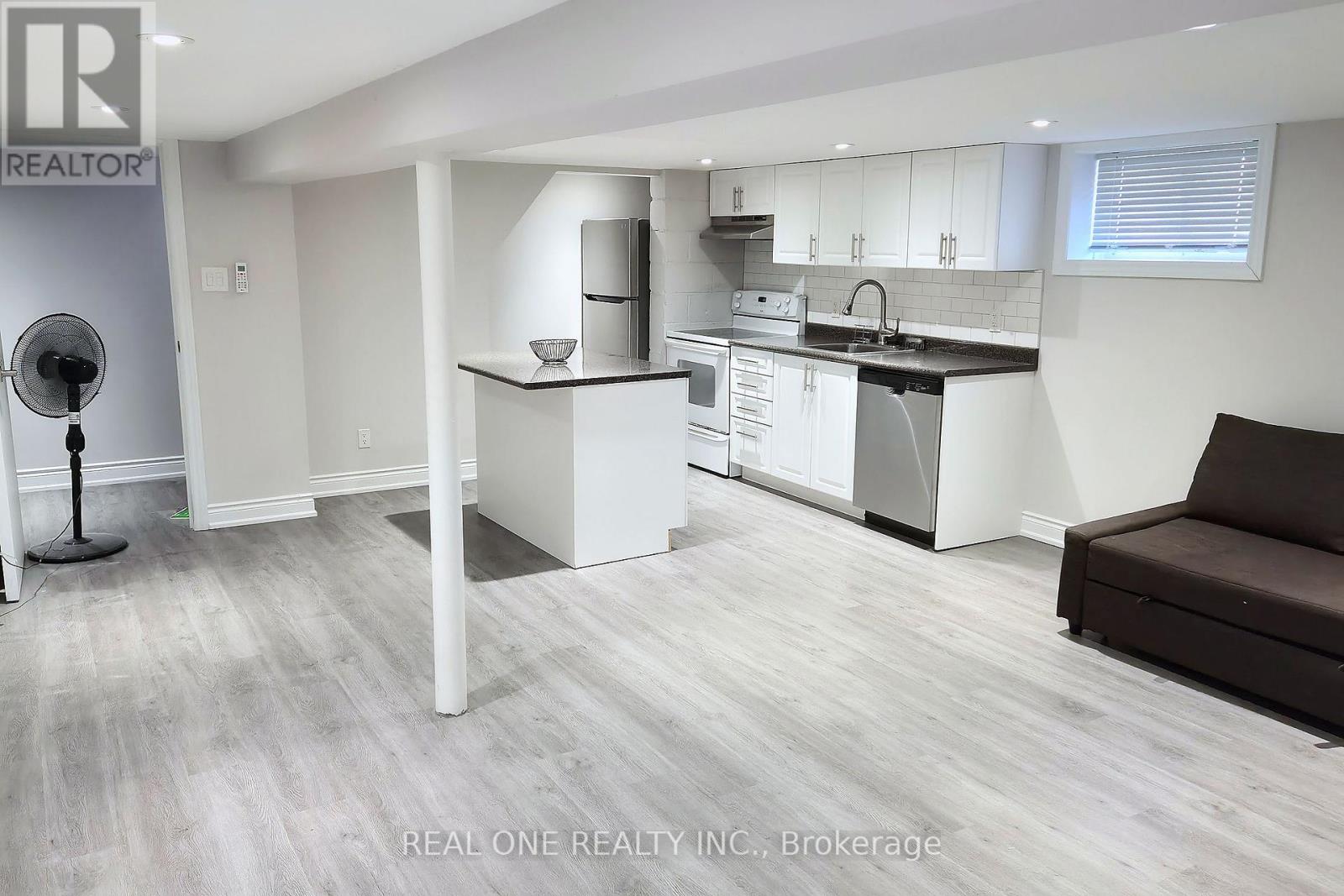 BASEMENT - 15 CASTILLE AVENUE, Toronto, Ontario