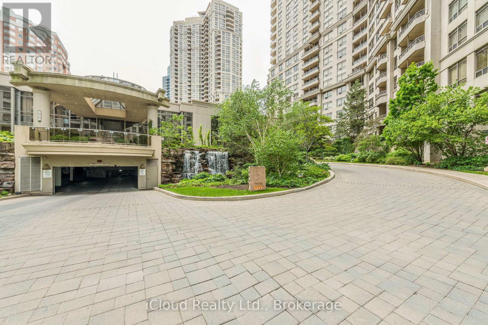 2521 - 3888 Duke Of York Boulevard, Mississauga, Ontario  L5B 4P5 - Photo 6 - W14034566