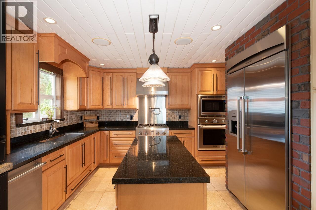 39 3939 Indian River Drive, North Vancouver, British Columbia  V7G 2P6 - Photo 2 - R3170423