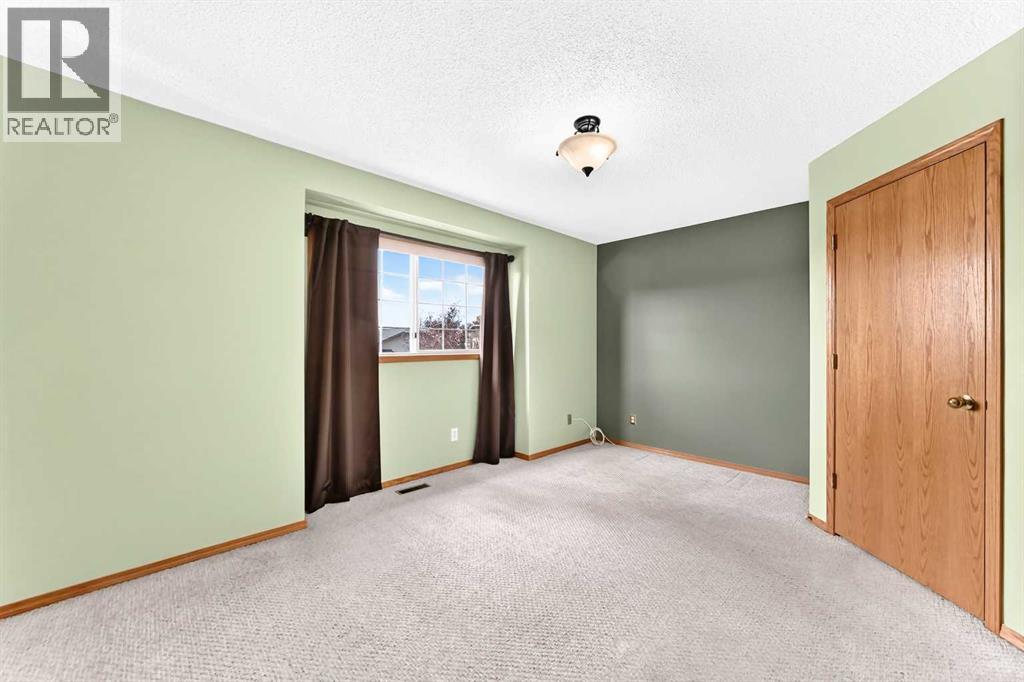 106 Elizabeth Way SE