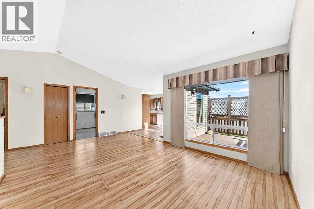 106 Elizabeth Way SE