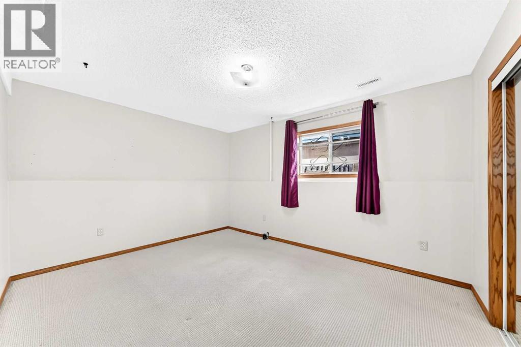 106 Elizabeth Way SE