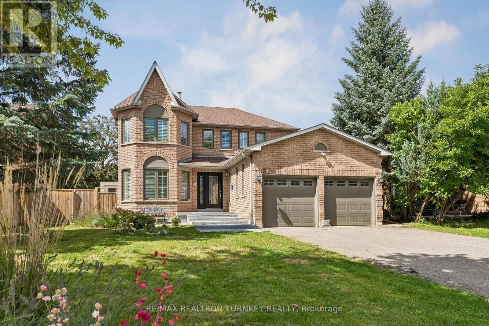 263 CHAMBERS CRESCENT, Newmarket, Ontario