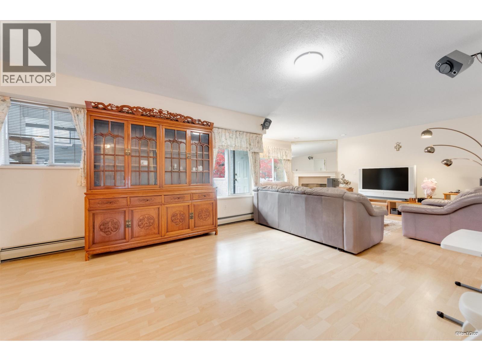 24 8120 GENERAL CURRIE ROAD