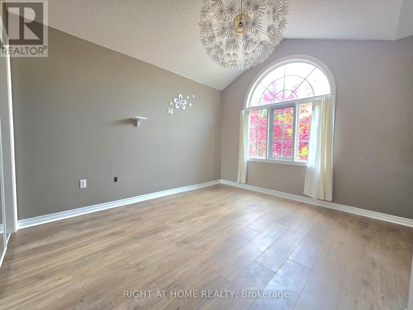 63 Sunridge Street, Richmond Hill, Ontario  L4E 3T7 - Photo 9 - N13829294