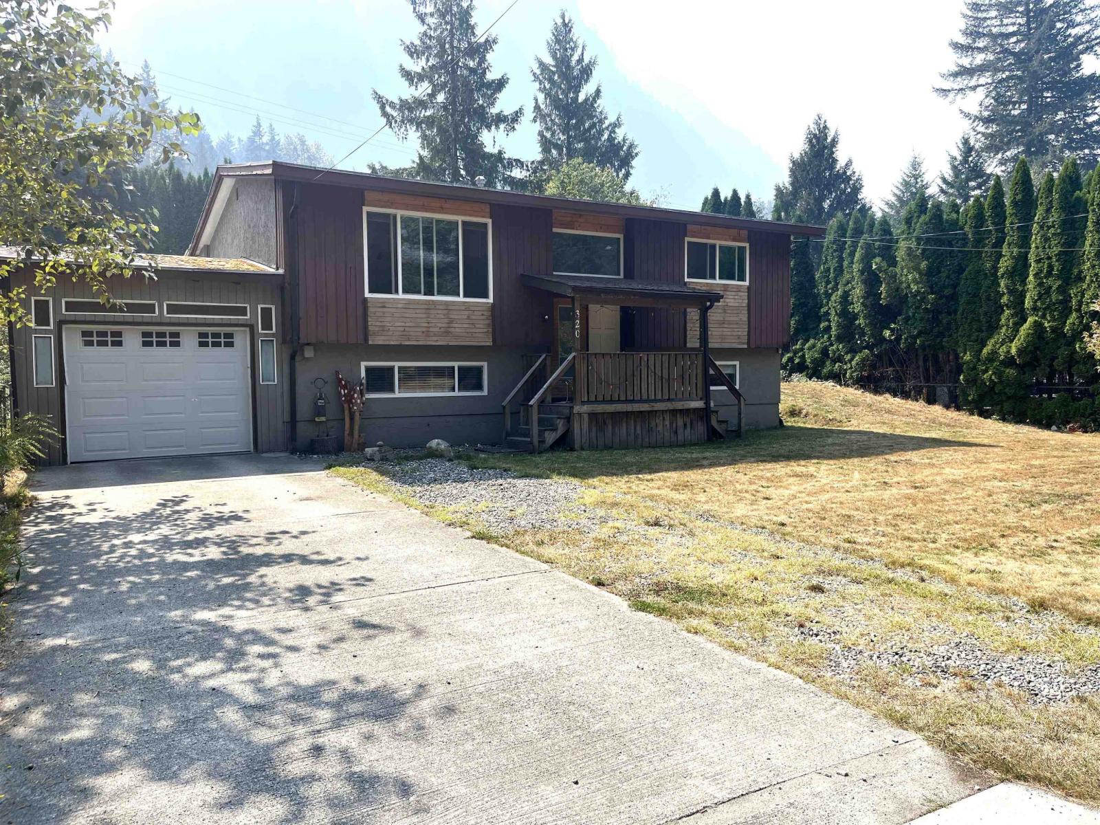 320 Robertson Crescent, Hope, Hope, British Columbia  V0X 1L4 - Photo 3 - R3157595