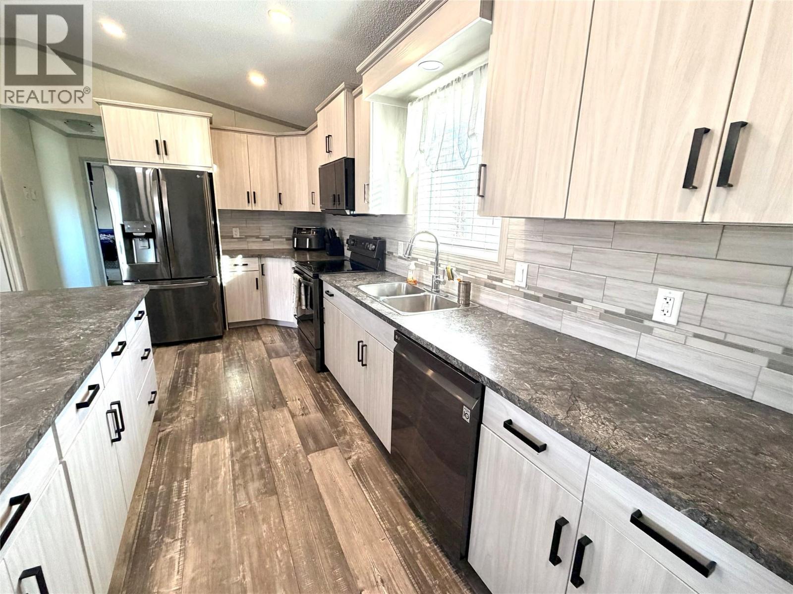 5592 97 Highway N, Dawson Creek, British Columbia  V1G 0J3 - Photo 10 - 10402978