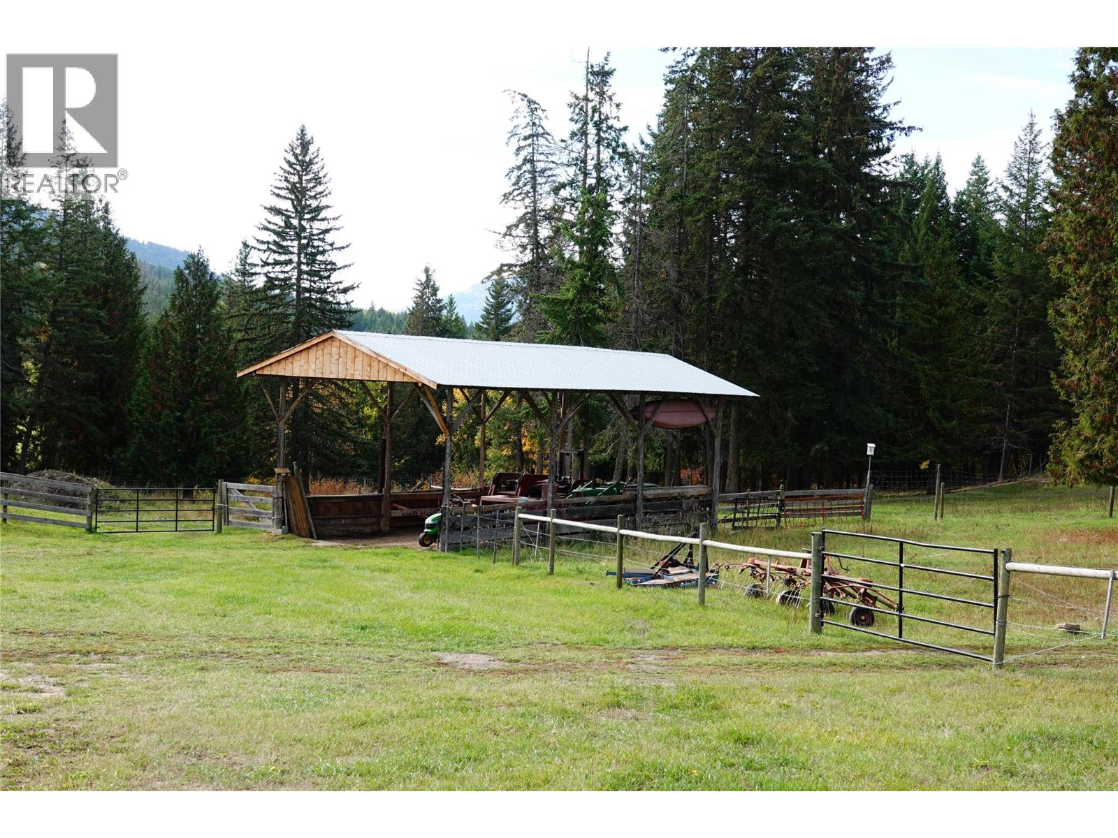 1325 Hepburn Road, Chase, British Columbia  V0E 1M1 - Photo 10 - 10403628