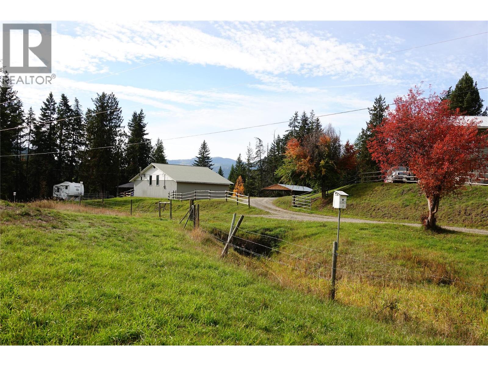 1325 Hepburn Road, Chase, British Columbia  V0E 1M1 - Photo 13 - 10403628