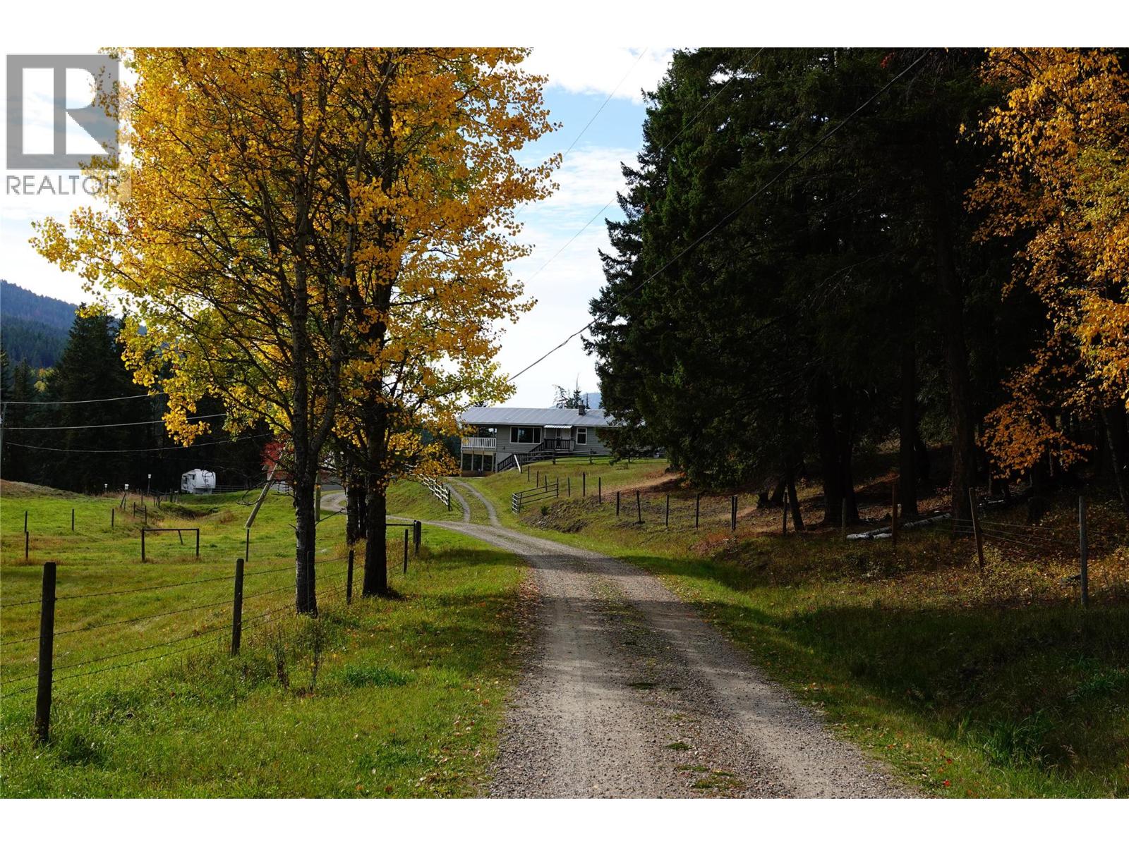 1325 Hepburn Road, Chase, British Columbia  V0E 1M1 - Photo 16 - 10403628