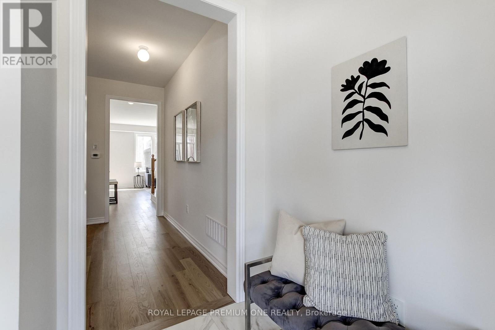 393 Kennedy Circle W, Milton, Ontario  L9T 7E7 - Photo 6 - W14033898