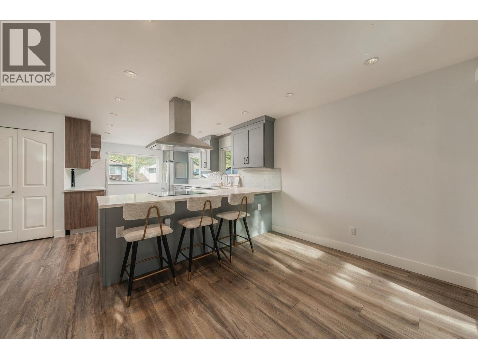 1231 River Drive, Coquitlam, British Columbia  V3E 1N7 - Photo 8 - R3175586