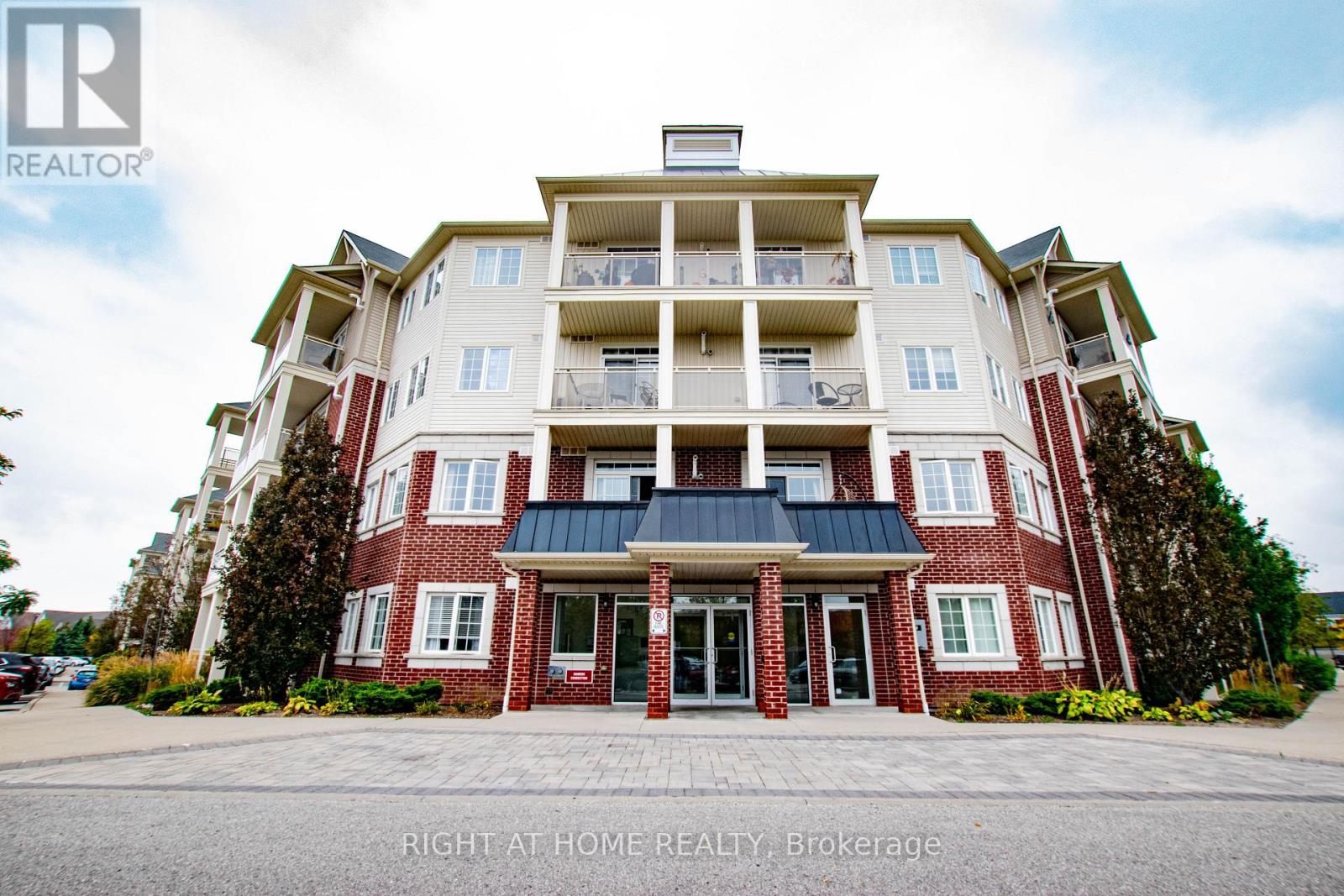 425 - 80 Aspen Springs Drive, Clarington (Bowmanville), Ontario  L1C 0V4 - Photo 2 - E14034668