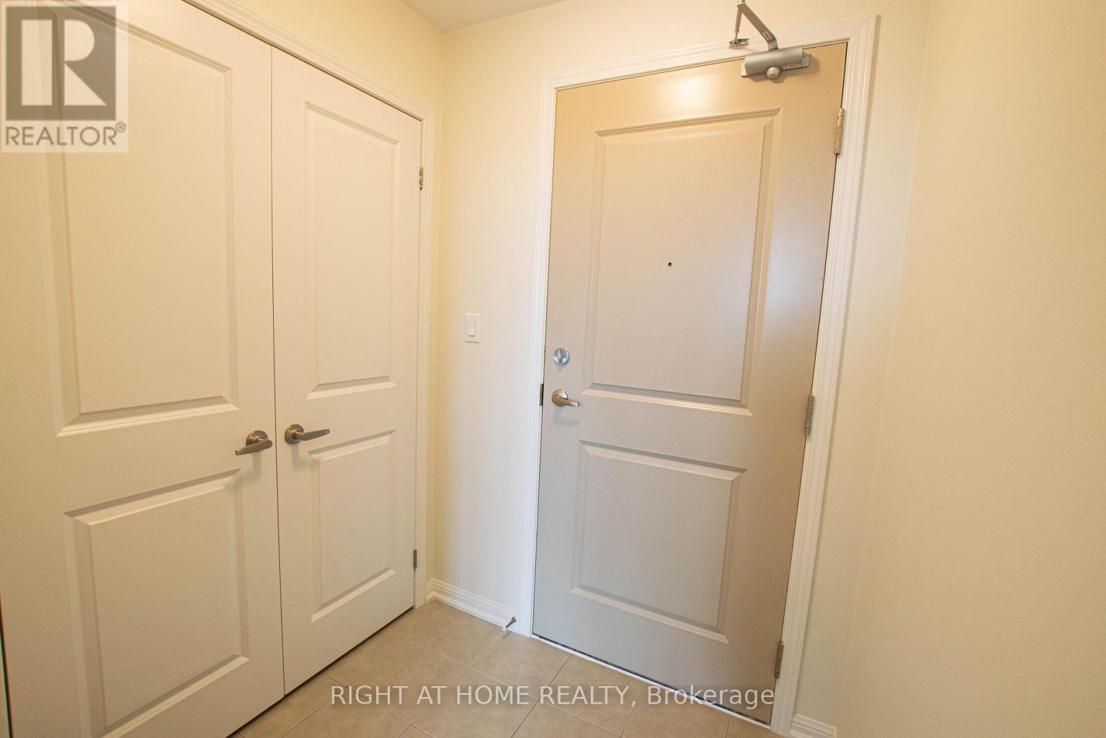 425 - 80 Aspen Springs Drive, Clarington (Bowmanville), Ontario  L1C 0V4 - Photo 5 - E14034668