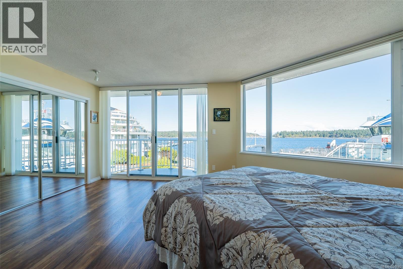 311 158 Promenade Dr