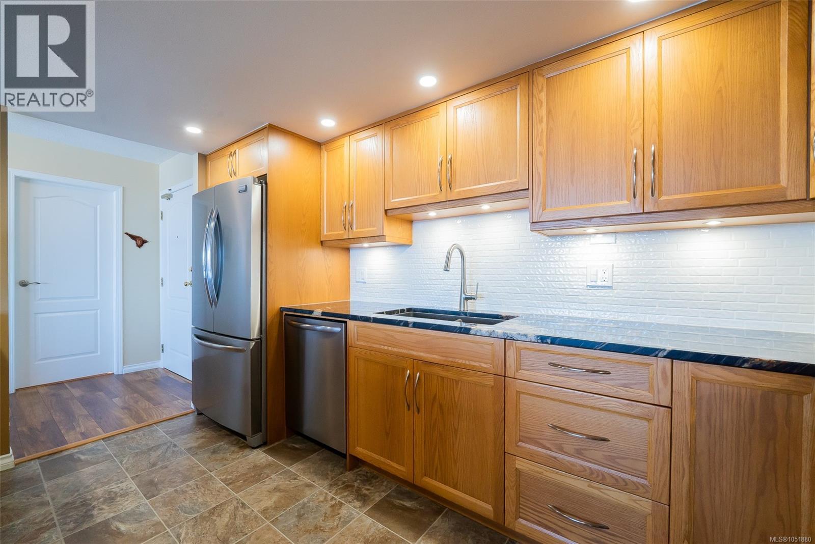 311 158 Promenade Dr
