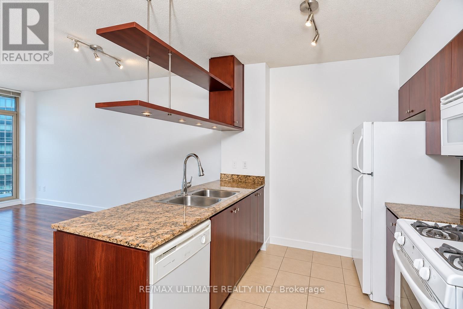 4601 - 35 Mariner Terrace, Toronto, Ontario  M5V 3V9 - Photo 6 - C13882664