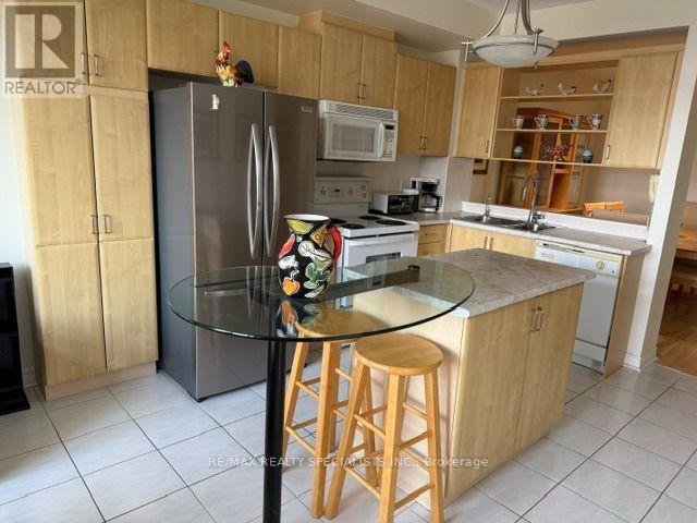 1502 - 200 Burnhamthorpe Road E, Mississauga, Ontario  L5A 4L4 - Photo 14 - W14034258