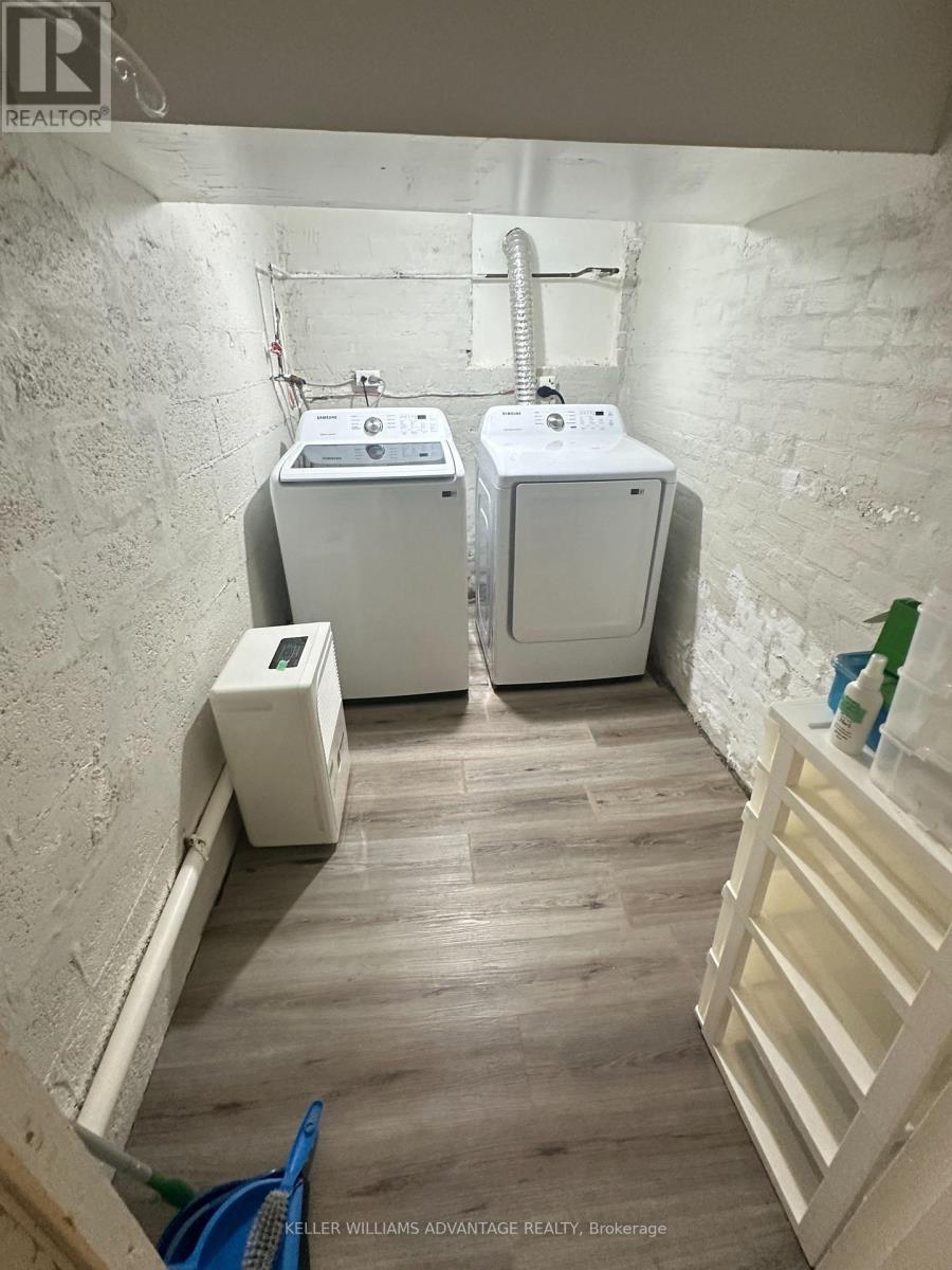 Lower - 256 Woodbine Avenue, Toronto, Ontario  M4L 3P2 - Photo 11 - E13872194