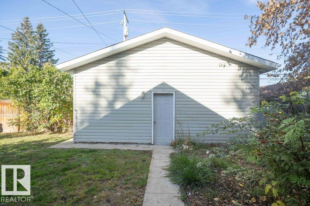 10120 104 ST