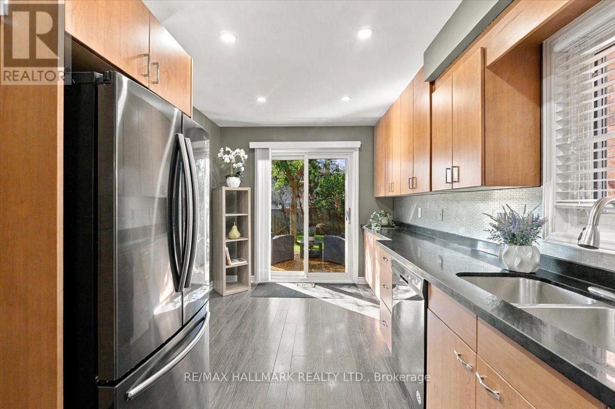 5732 Bell Harbour Drive, Mississauga, Ontario  L5M 5L1 - Photo 11 - W14032560