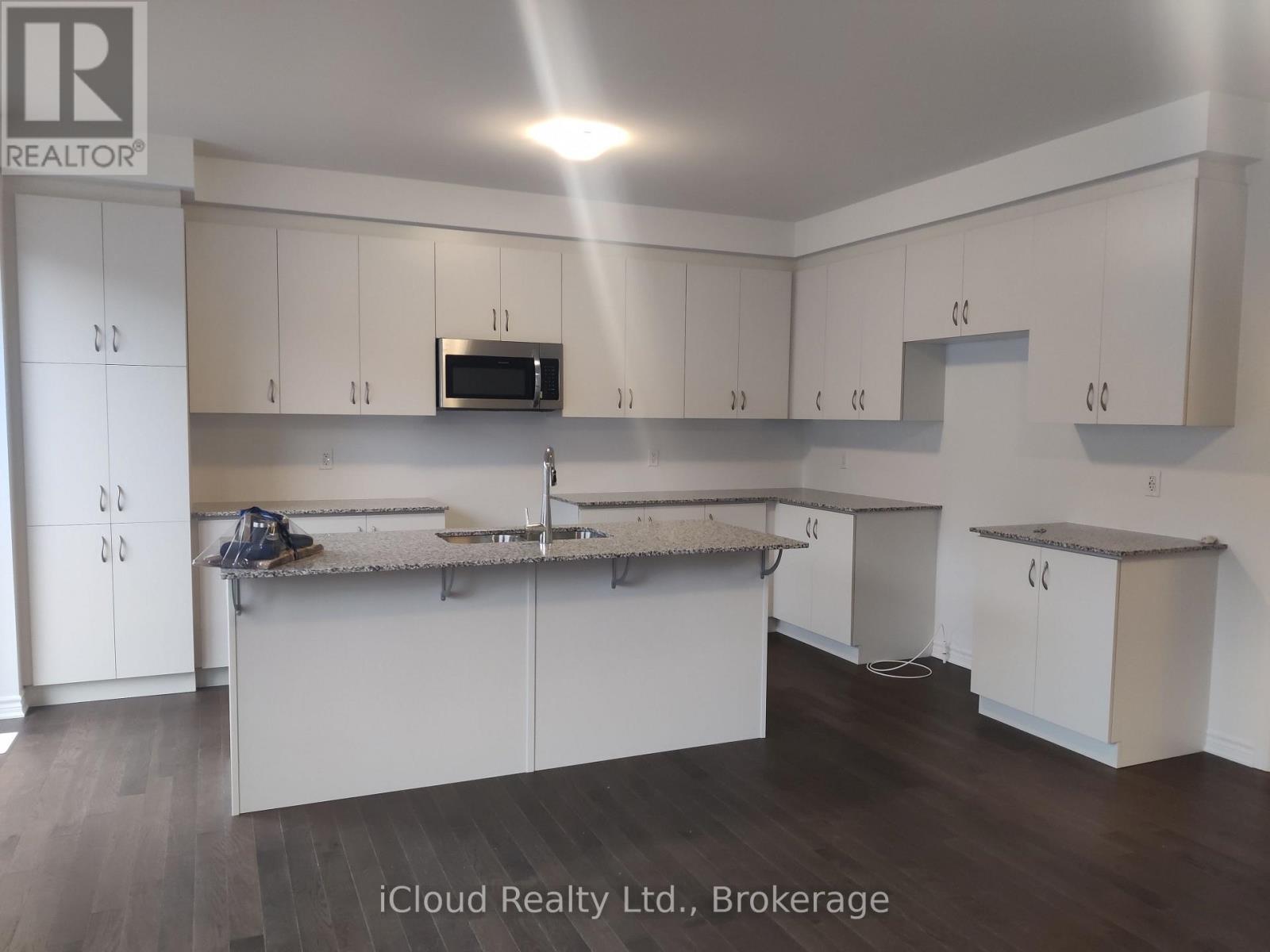 26 Milt Schmidt Street, Kitchener, Ontario  N2R 0T2 - Photo 13 - X14034714